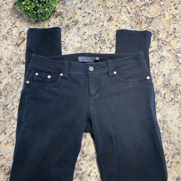 Guess Jegging! Size 28! - Picture 2 of 3